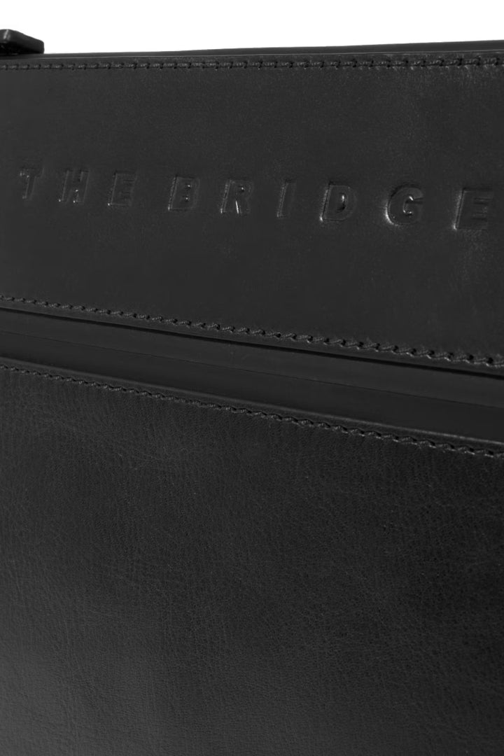 THE BRIDGE Pochette sottobraccio nera in pelle con tasca frontale - Mancinelli 1954